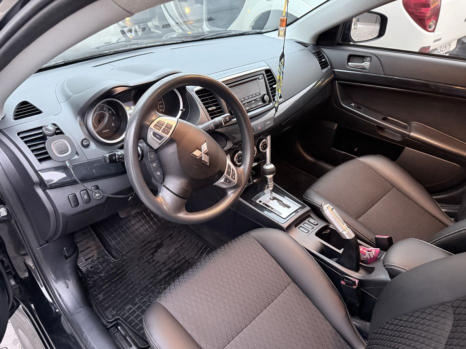 Mitsubishi lancer awd