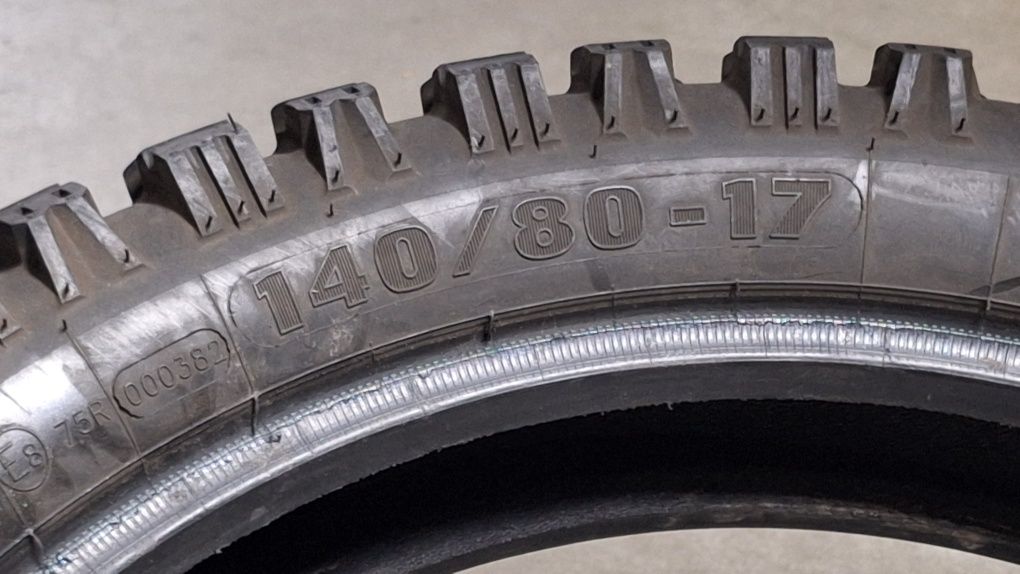 Conjuntos Pneus enduro semi-novos Mitas r17 e r 20