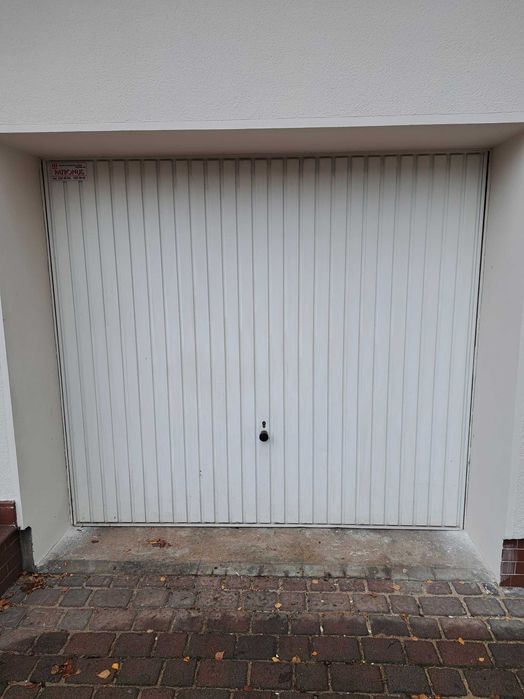 Tanio  sprzedam bramę garażową Hormann  -ocieplana;