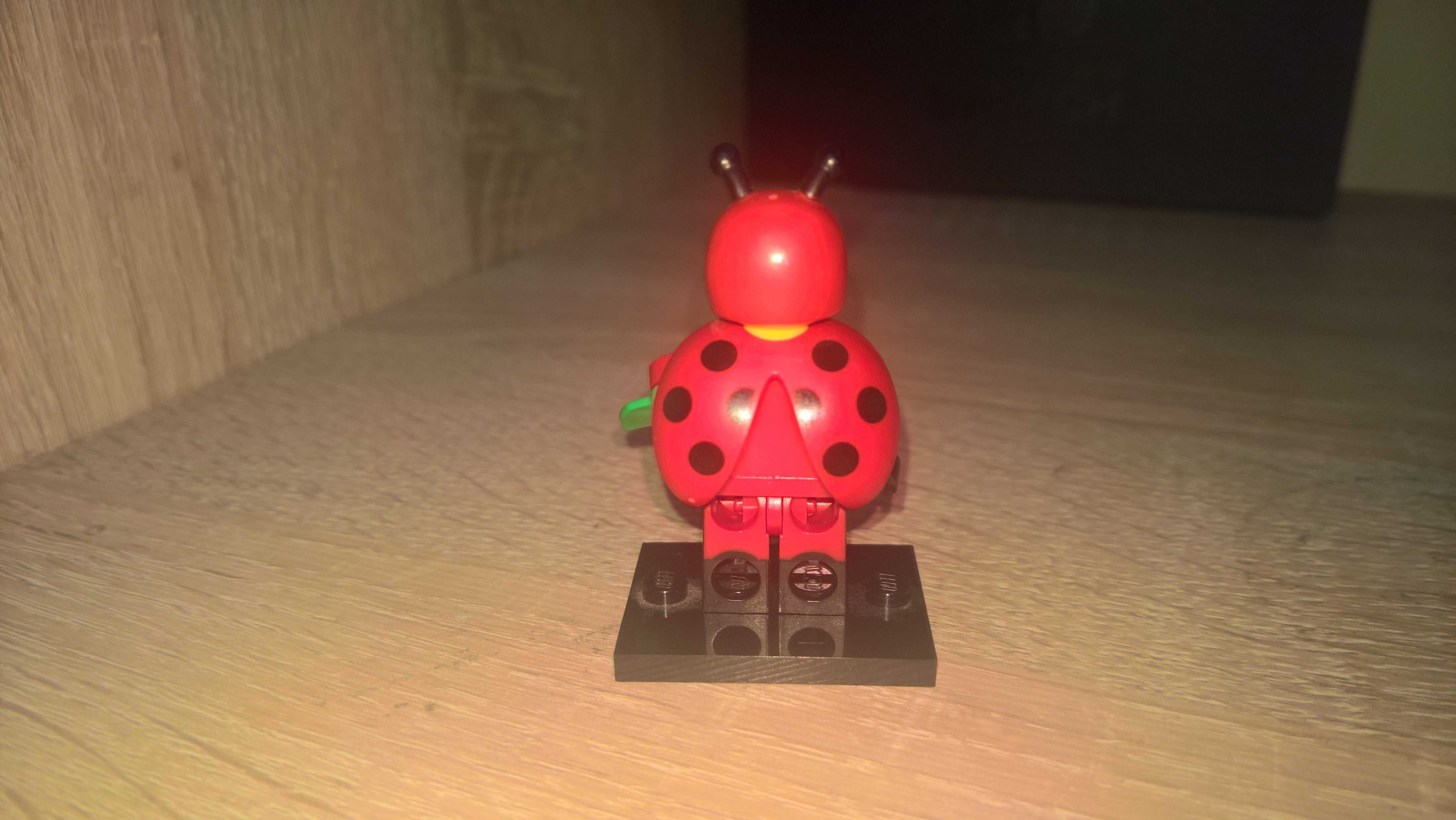 Lego Minifigurka Biedronka 71029 Seria 21 (col21-4)