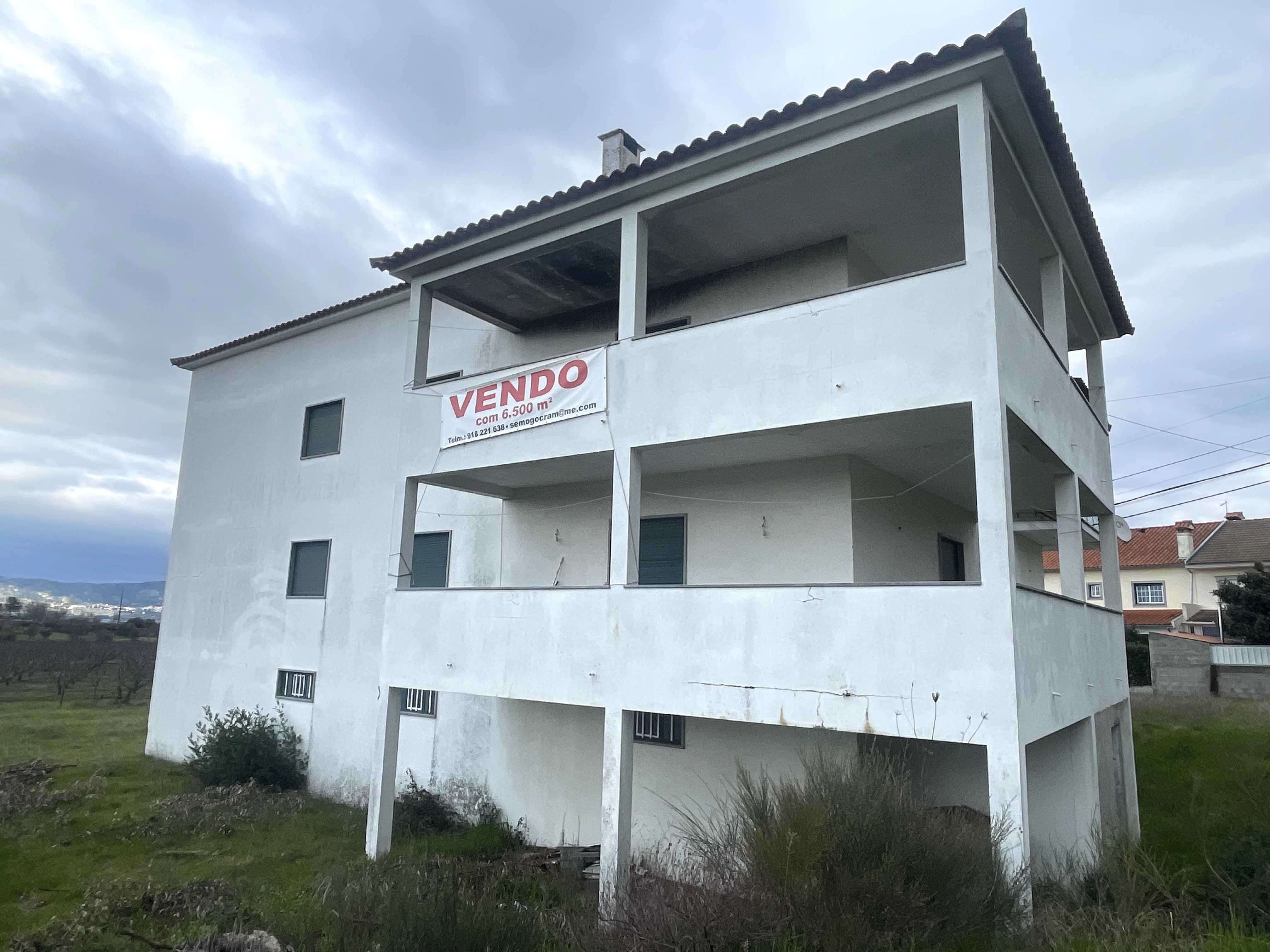 Moradia V11 com 710m2 PROJETO 20/30 a 70% FUNDO PERDIDO em 6500m2