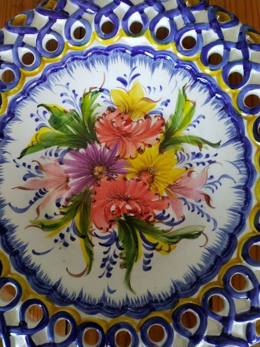 Prato decorativo em faiança, novo