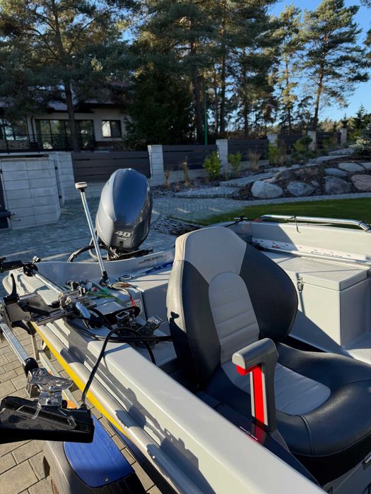 Łódź wędkarska RIVERFOX 420C + YAMAHA 40+dziobowy - komplet