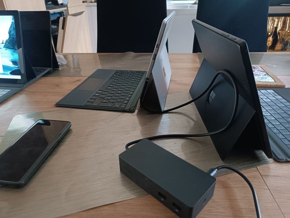 Surface pro 6 klawiatura ladowarka