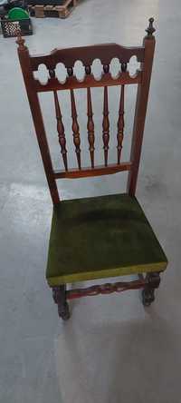 Cadeira antiga almofadada