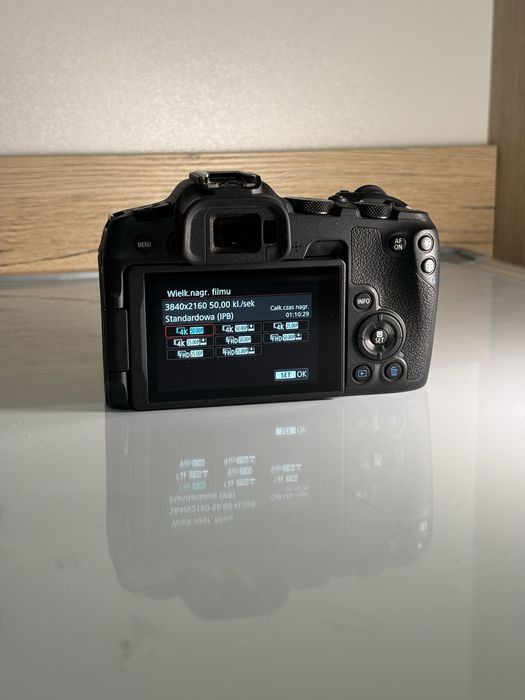 CANON R8 + Adapter EF-RF + 3 baterie