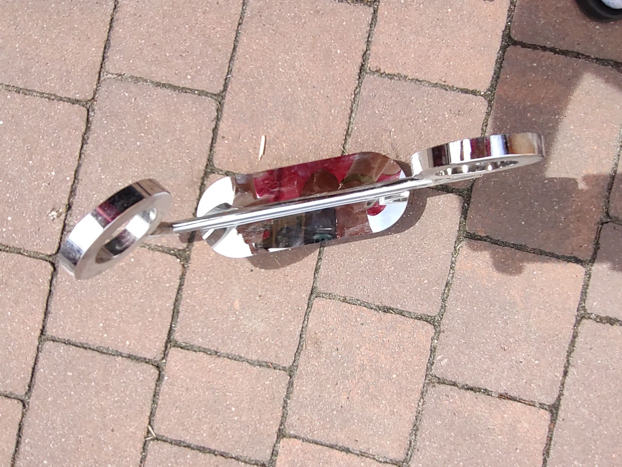 Lampa łazienkowa