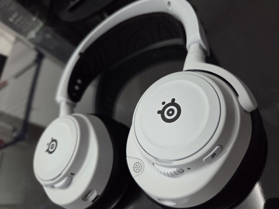 Słuchawki Steelseries Arctis Nova 7X Wireless + zapasowe "poduszki"