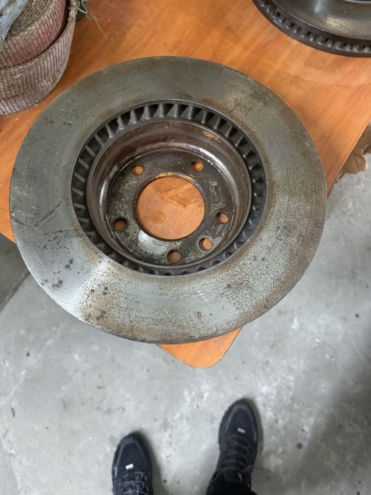 Комплект тормозні диски+супорта+колодки