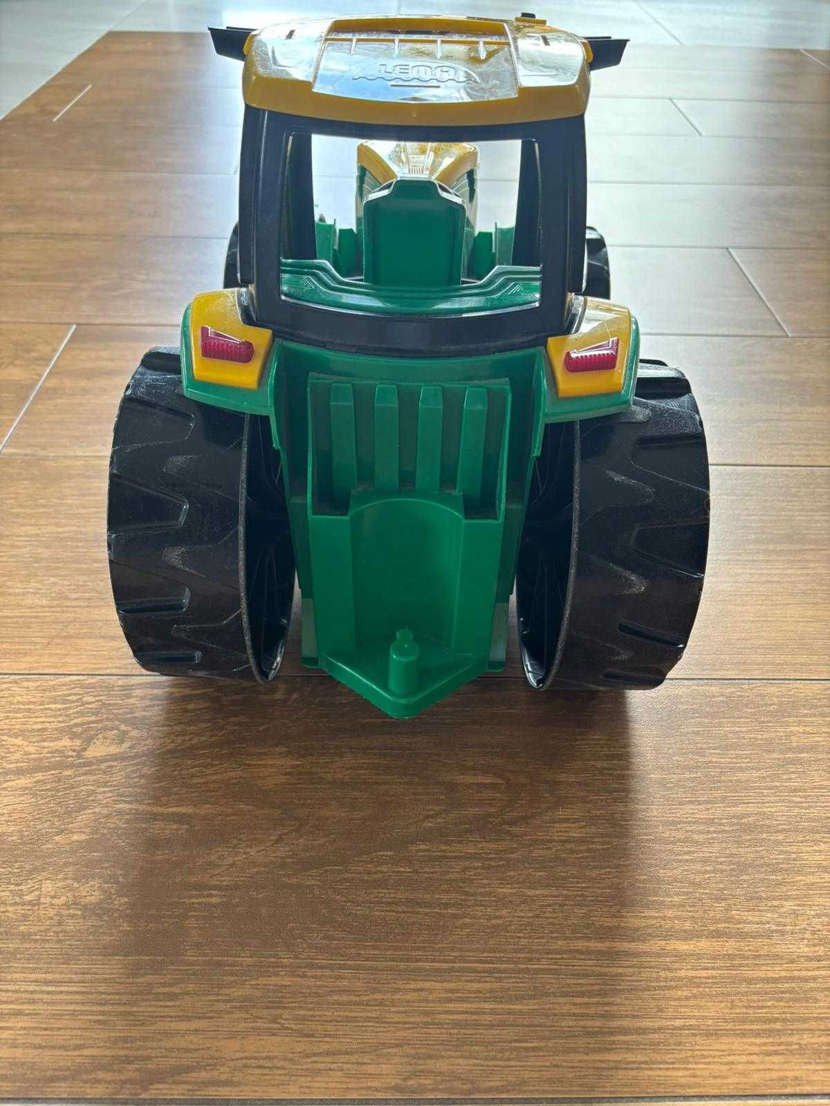 Duży traktor LENA