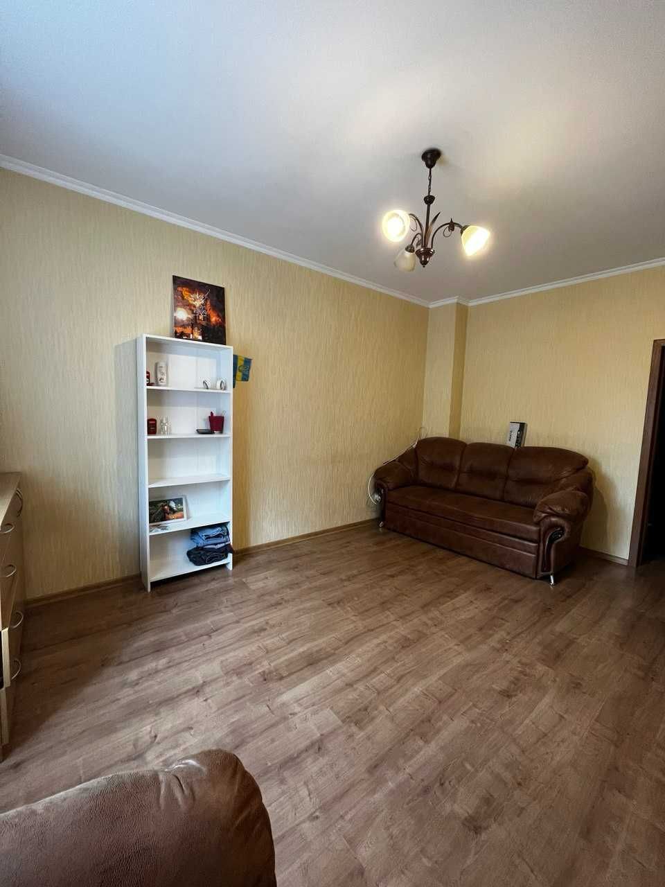 Продам 1к-42.5м2, Крюківщина з ремонтом, вул.Вишнева,1 межа Вишневого