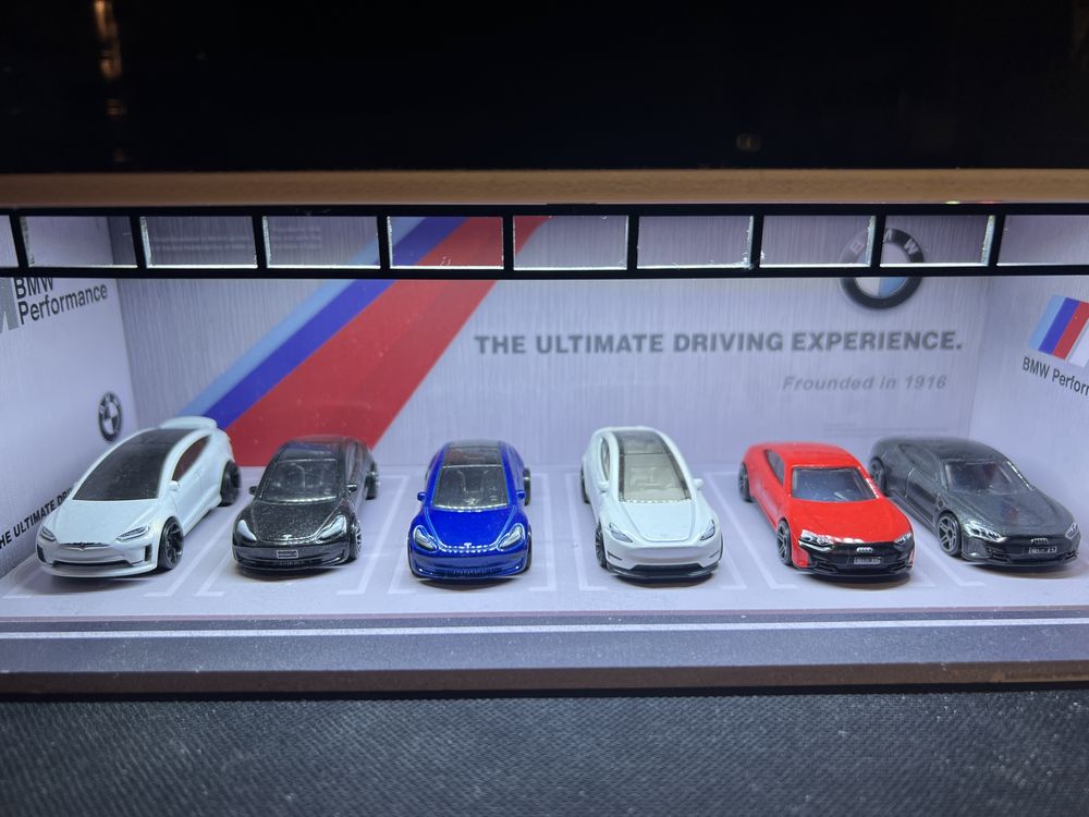 Hot Wheels нові