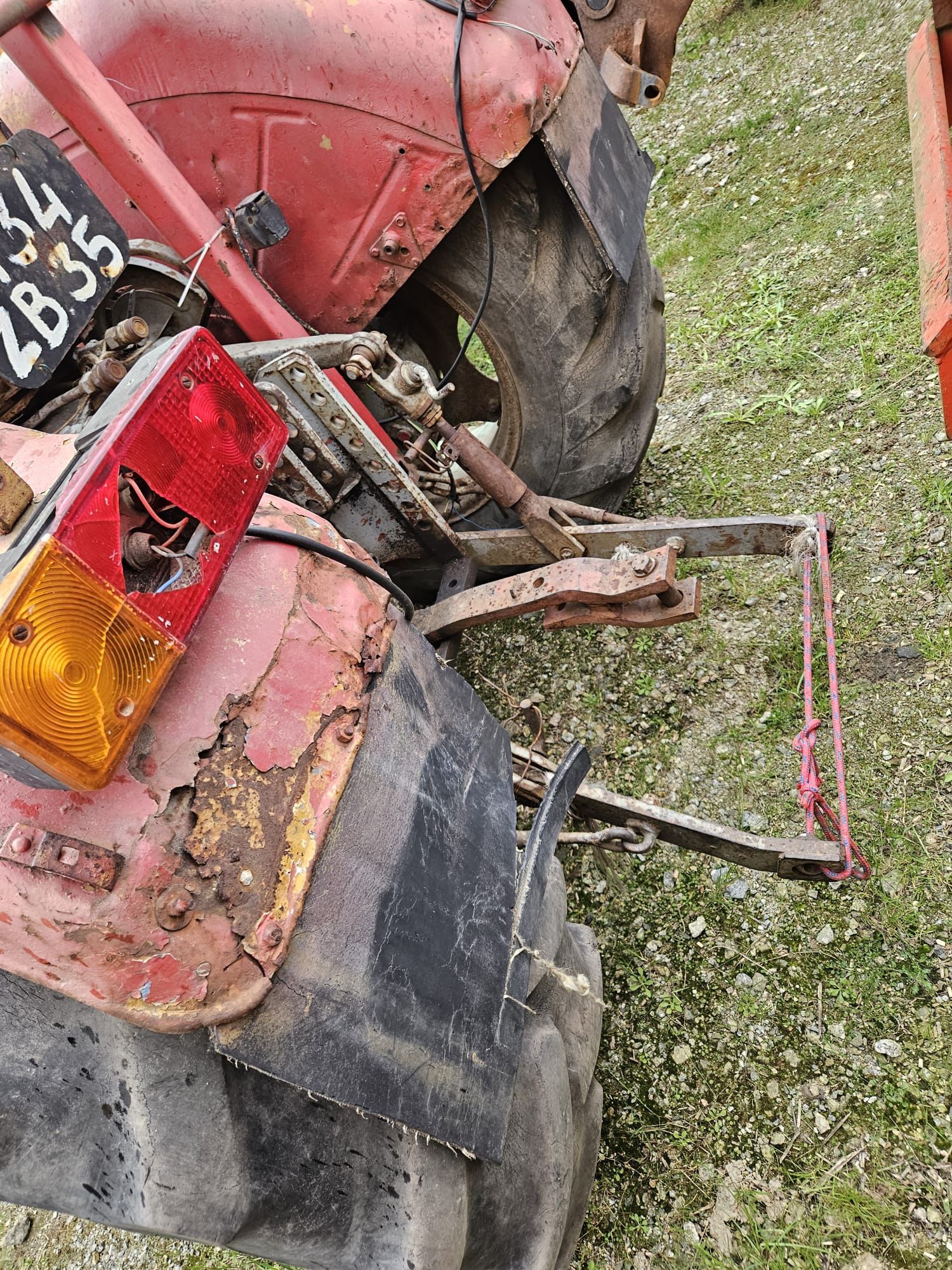 Zetor 5711 z ładowaczem czołowym łyżka wspomaganie