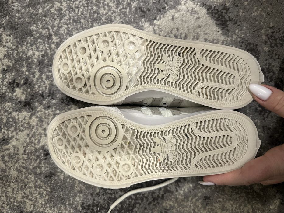 Кросівки adidas снікерси