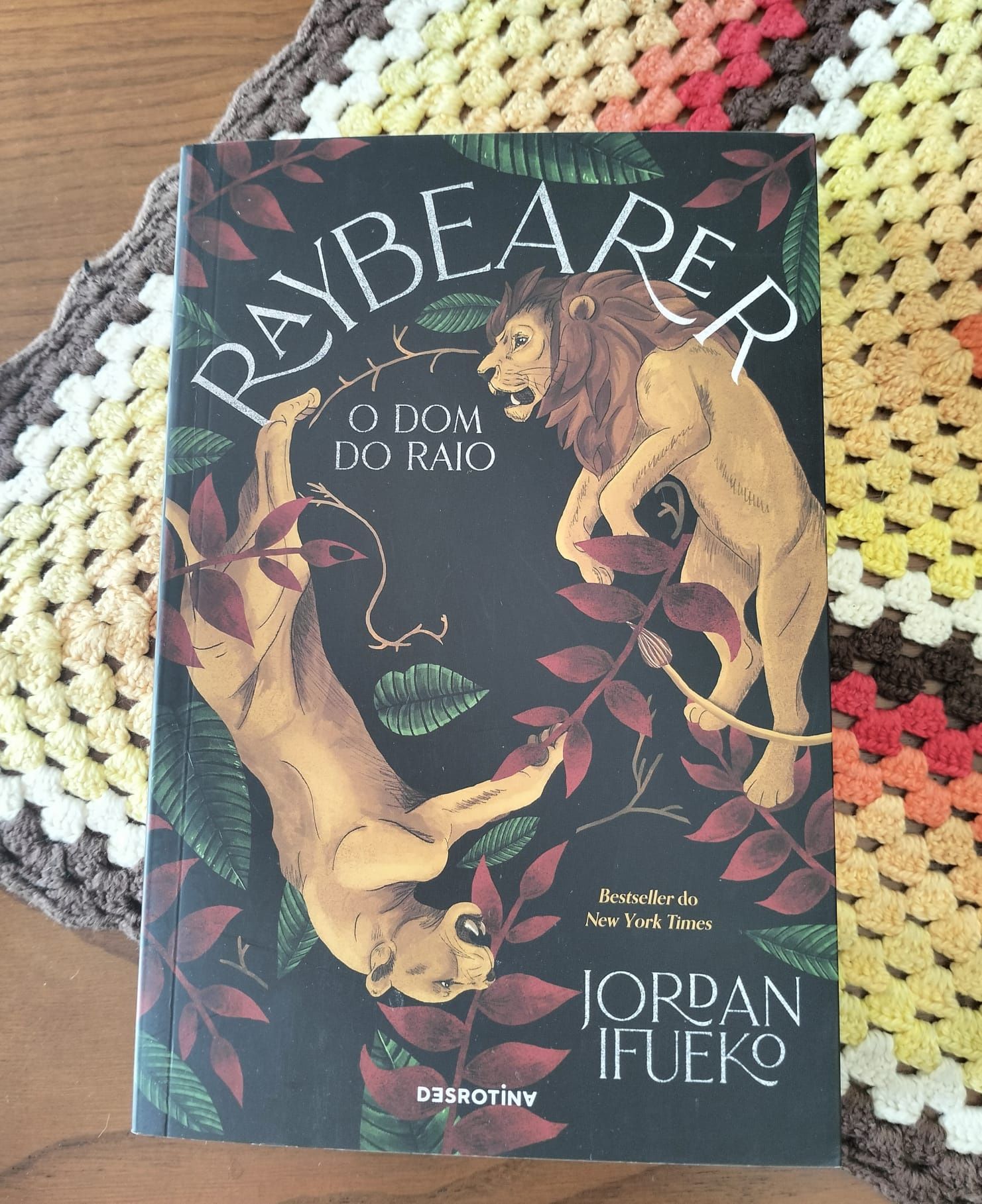 Raybearer — O Dom do Raio
de Jordan Ifueko
O que fazer quando juraste