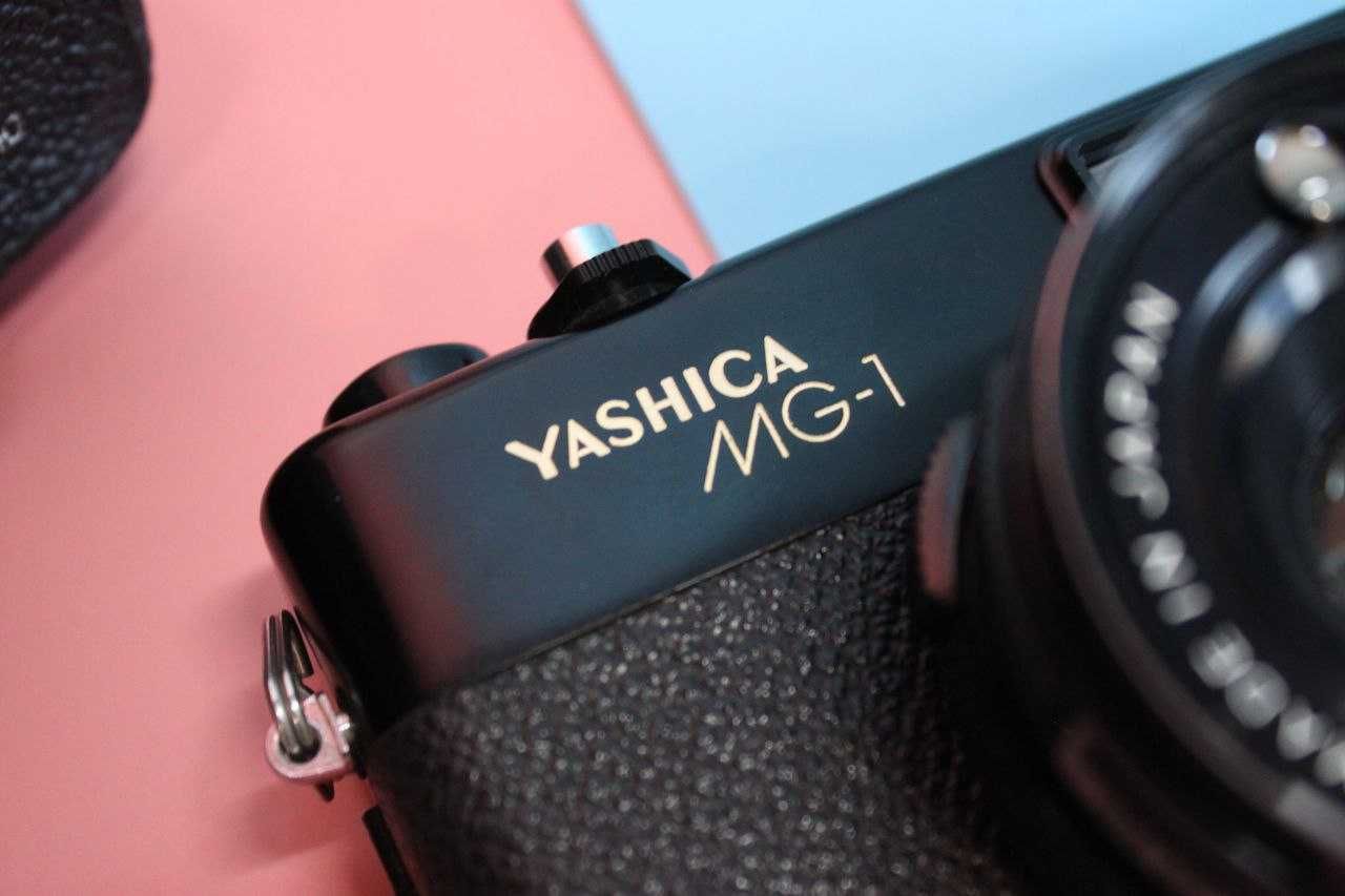 Плівочна Фотокамера Yashica MG-1