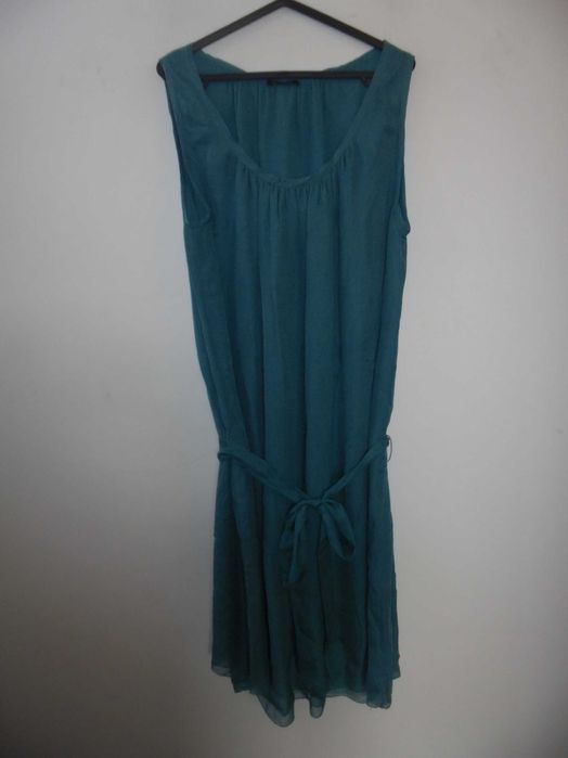 vestido se senhora da marca MASSIMO DUTTI