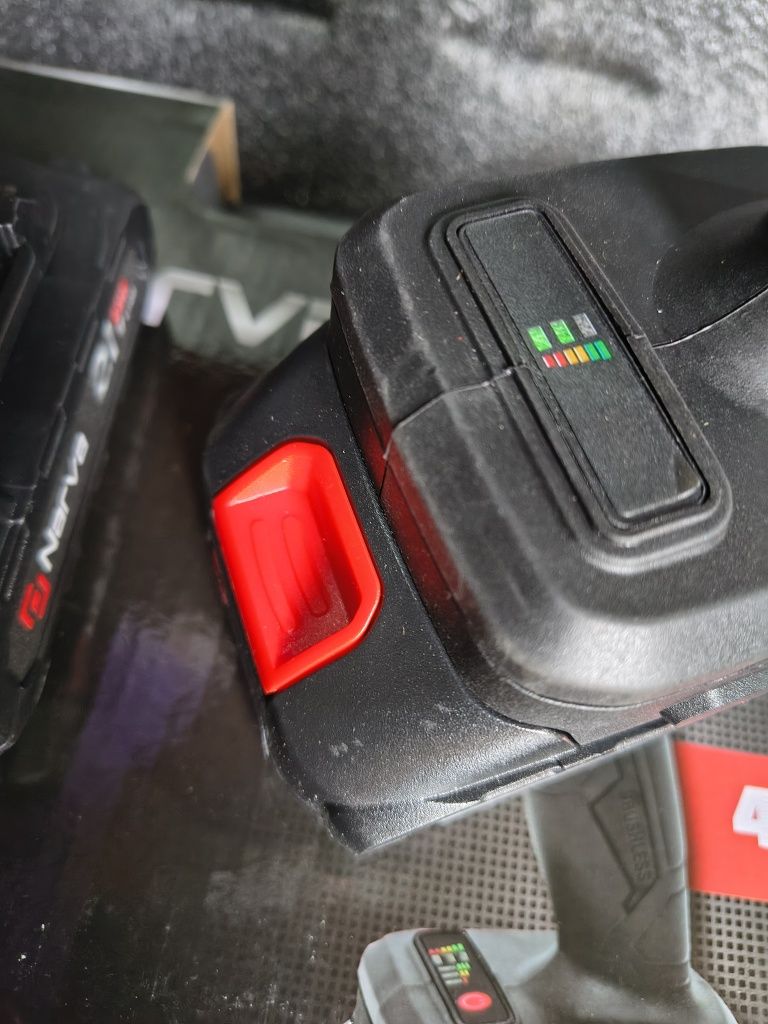 Безщітковий шуруповерт Narva NCD 21 BL кейс+2АКБ Makita