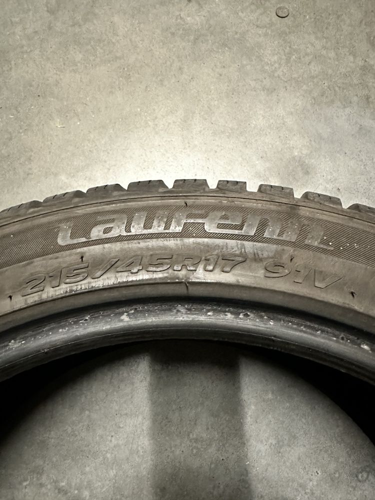 Opony zimowe Nokian / Laufenn 215/45R17 91 V z rantem ochronnym