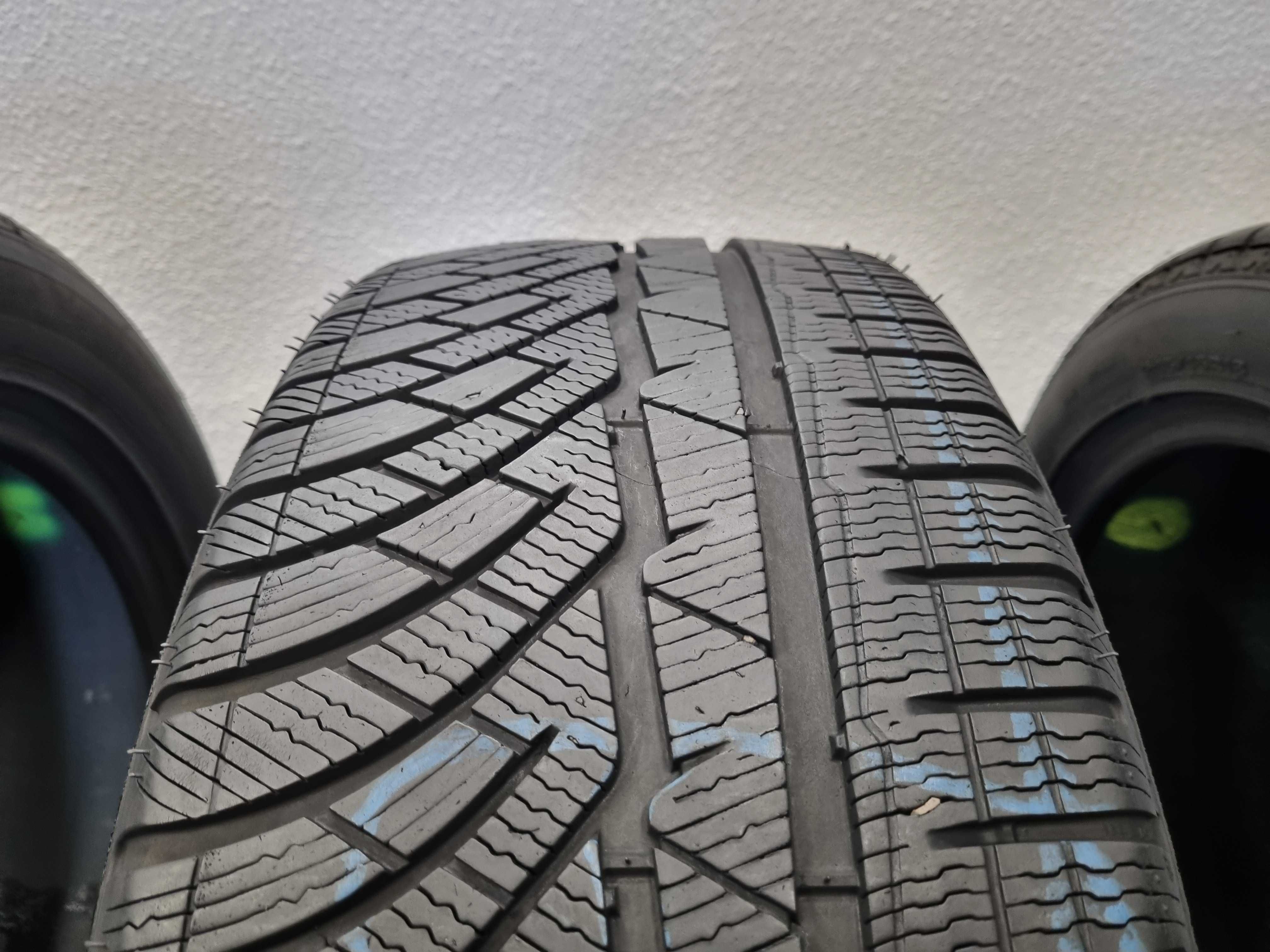 245/45/18 100V Michelin Pilot Alpin PA4 Dot.3017R