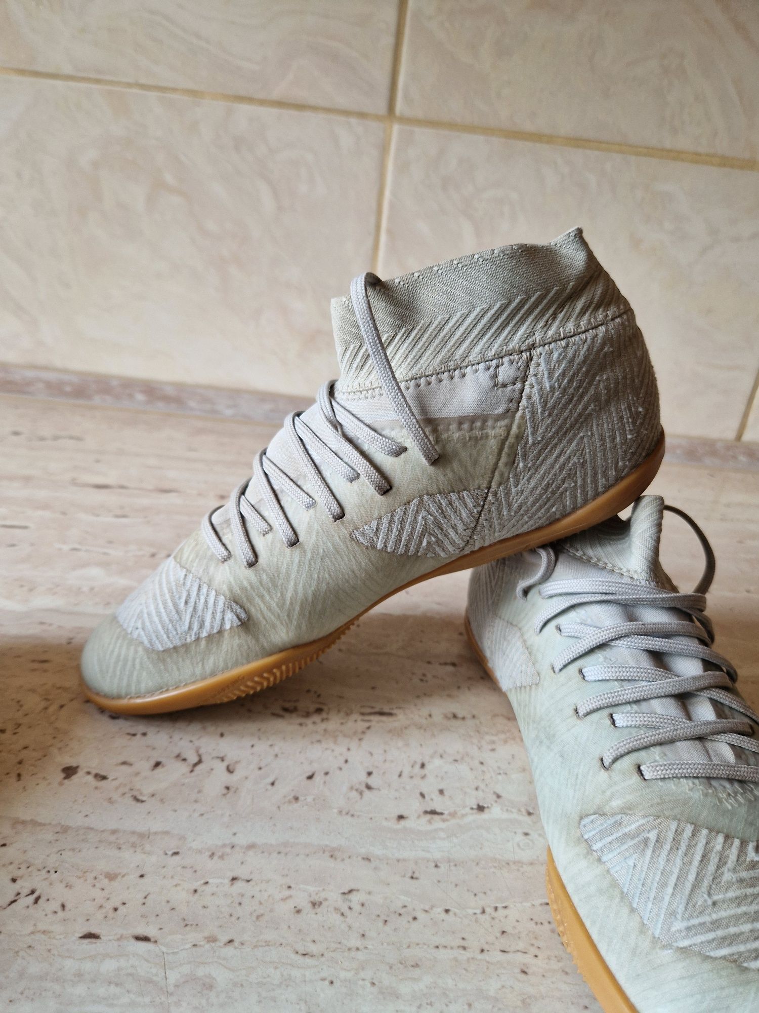 Halówki adidas Nemeziz r 36
