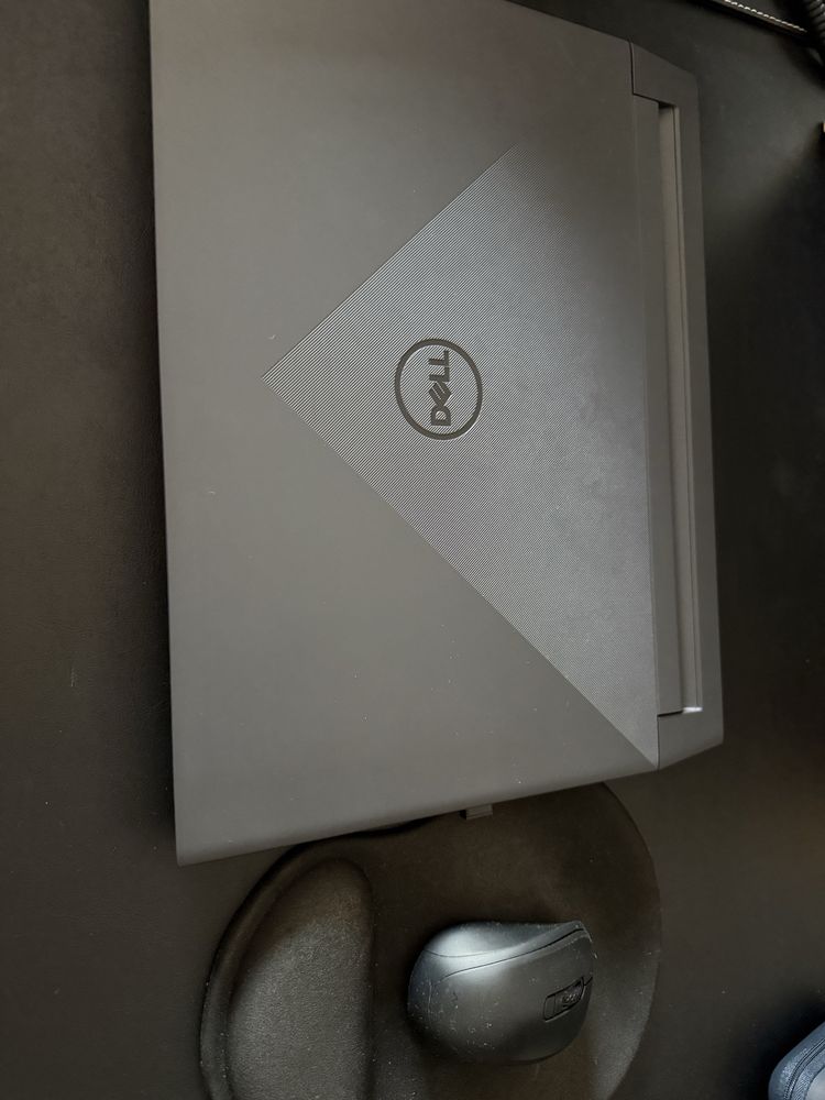 Portátil Gamer DELL G15 com Placa de Vídeo NVIDIA RTX 3050