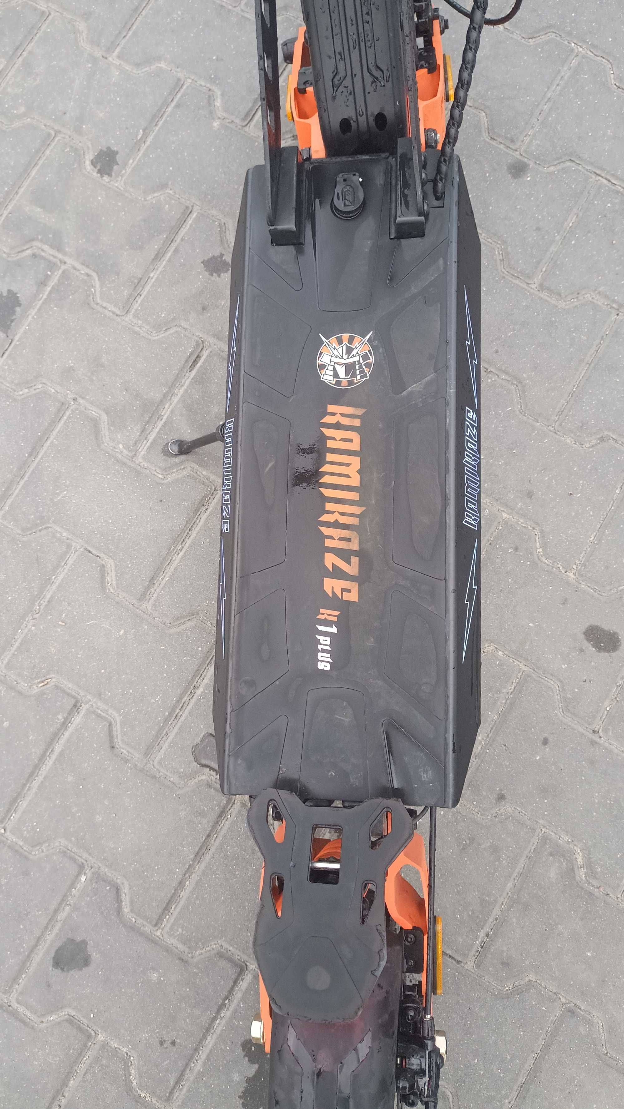 Hulajnoga elektryczna kamikaze k1 plus posiada gwarancję