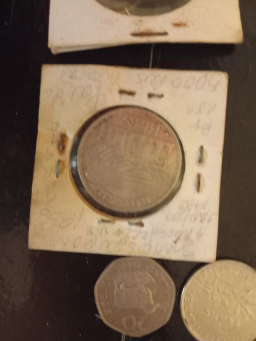 Moedas antigas maioria portuguesas