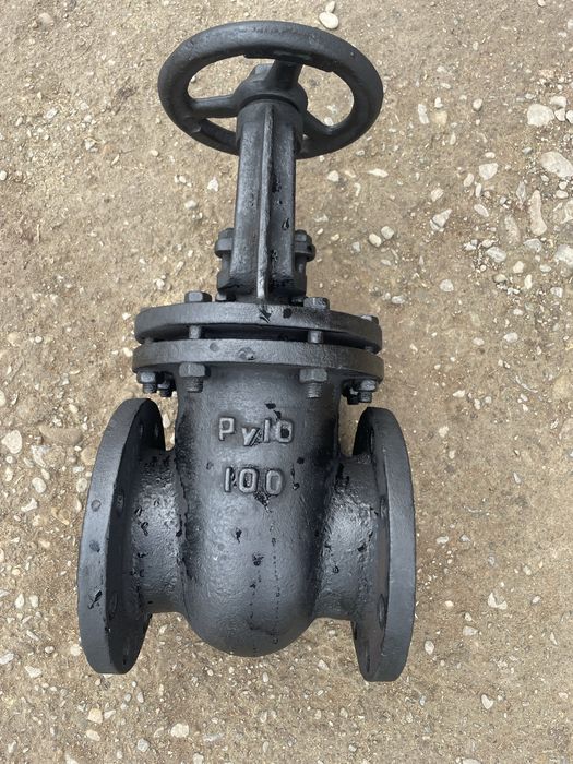 Бункер грохота , задвижка чугуная