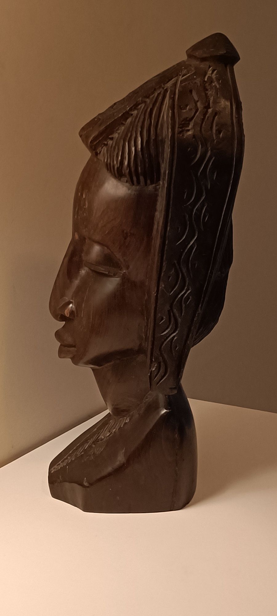 Estatueta madeira