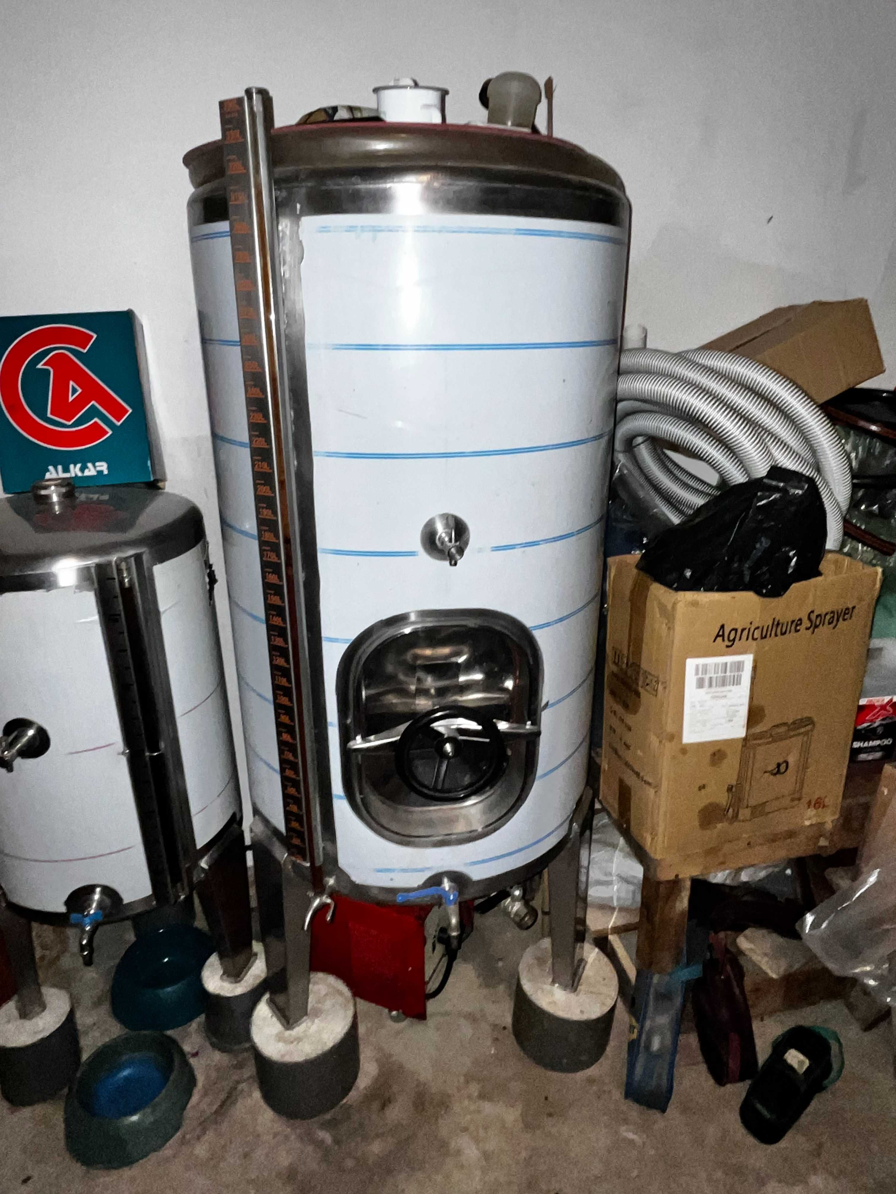Cuba de vinho en inox, 350L em muito bom estado