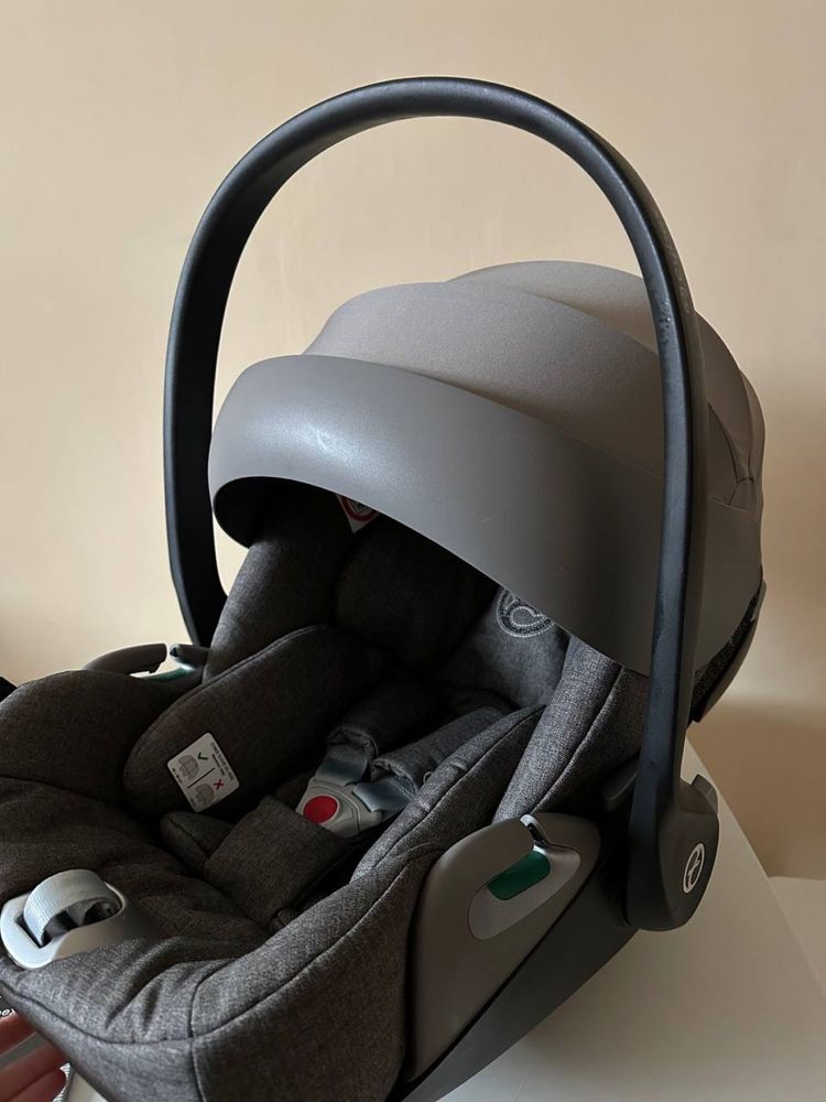 Новинка 2023 року. Cybex Cloud Z2 Soho Grey Plus