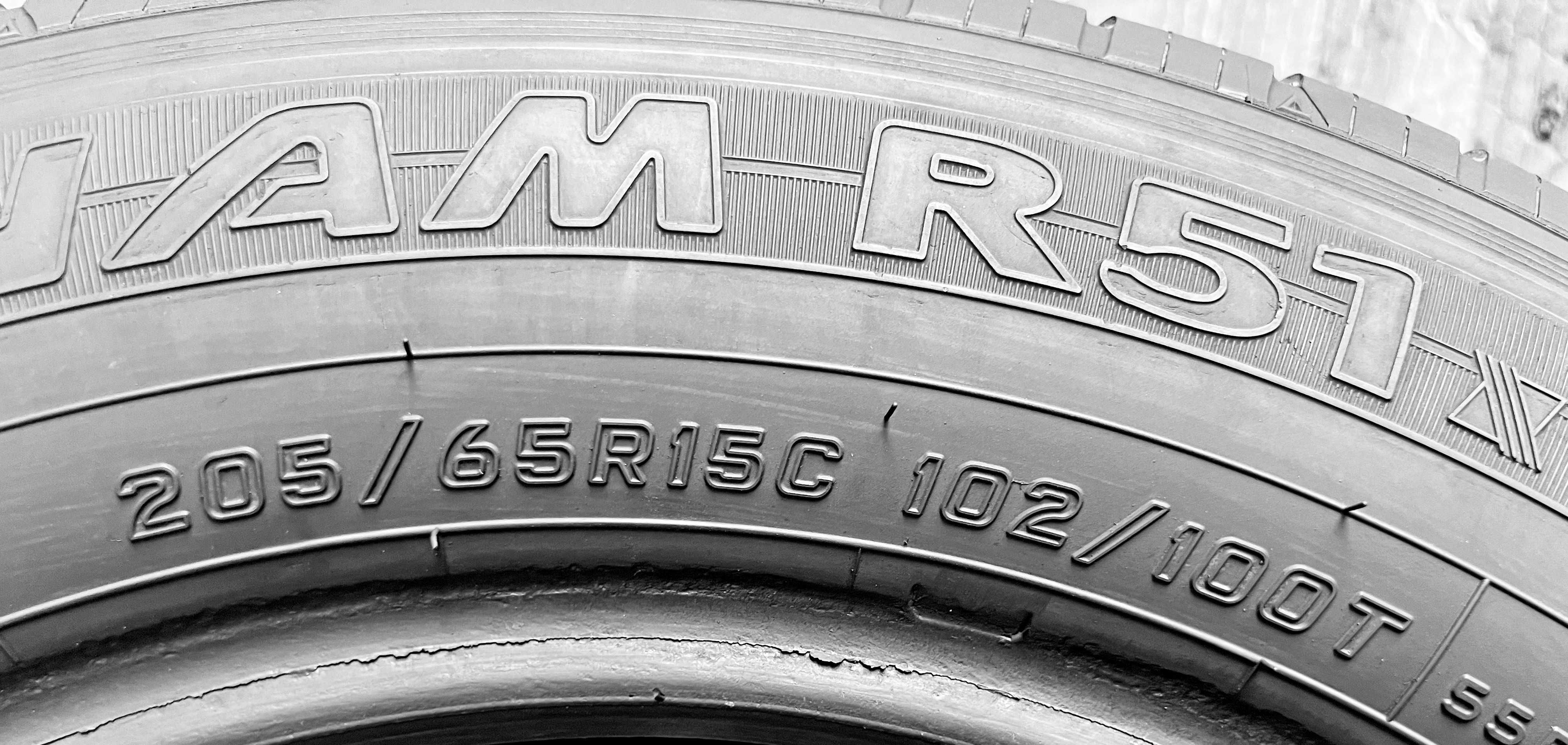 Шини Б/в 205.65.15c пара Falken