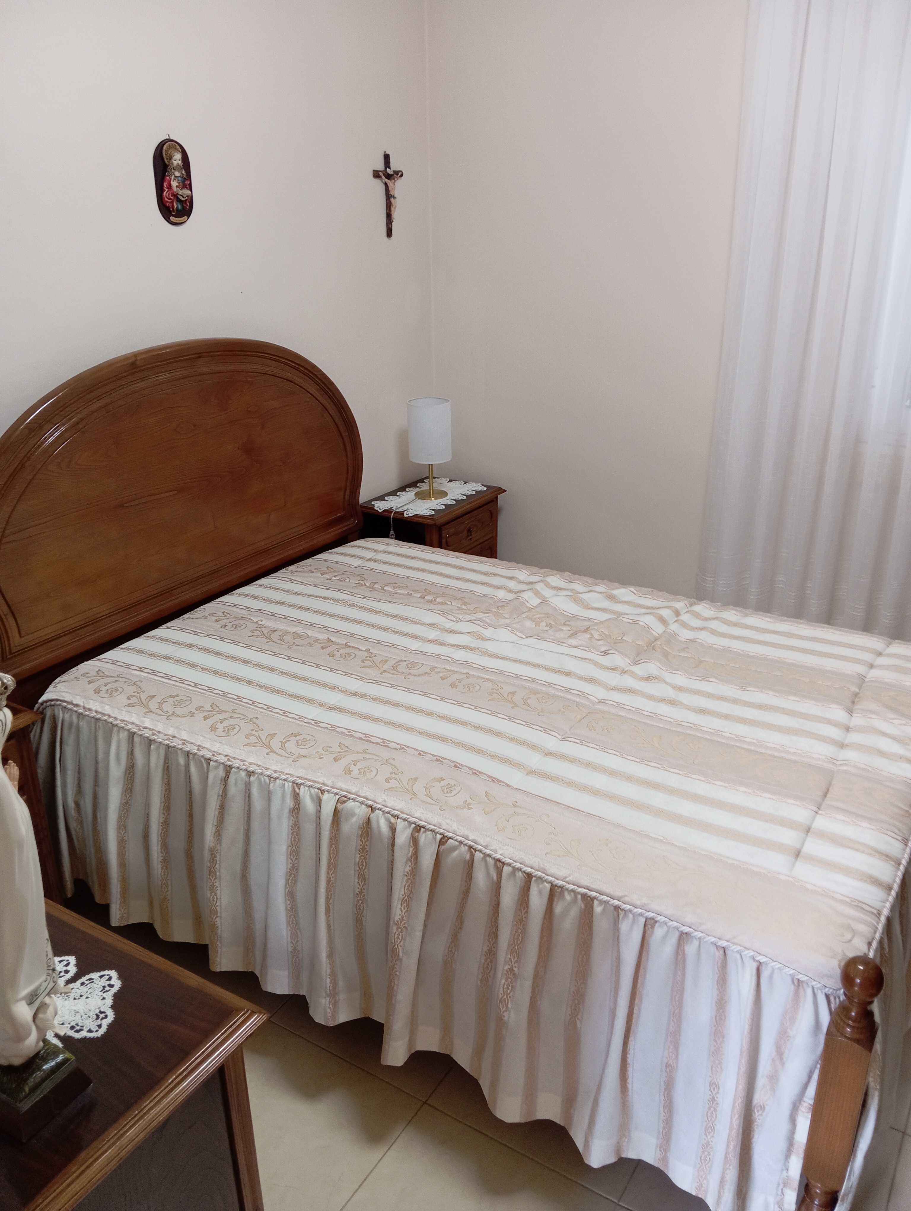 Mobília de quarto DE MADEIRA
