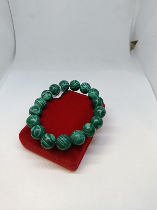 Bransoletka na gumce z malachitami