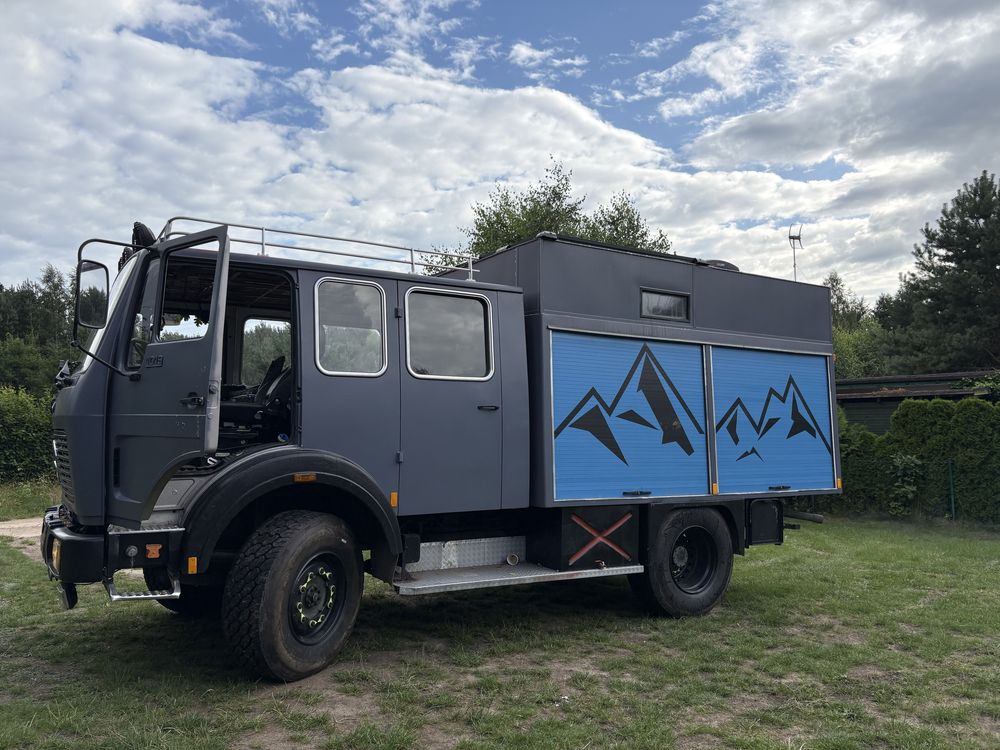 Kamper wyprawowy 4x4 Mercedes 1019 – Victron, solary, off-grid