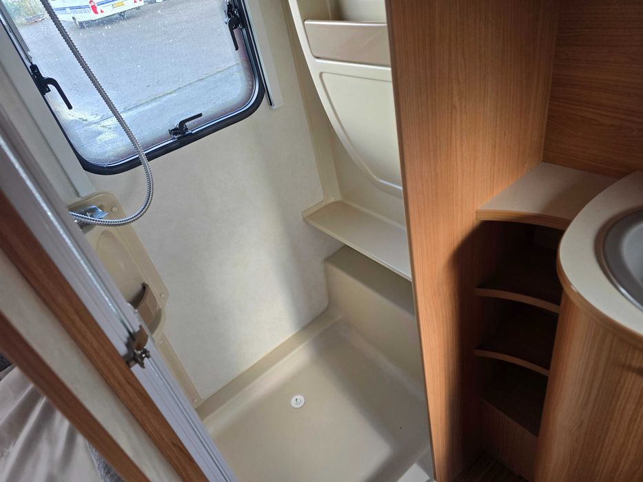 ADRIA 542UT duża łazienka na tyle przyczepa kempingowa fendt hobby wlu