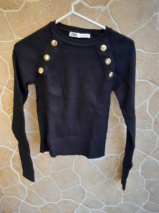 ROUPA variada em bom estado