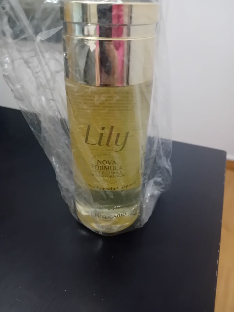 Óleo corporal  Lily