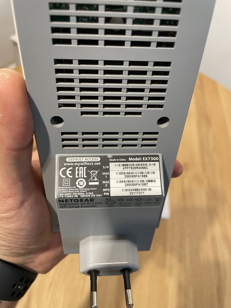 Dwuzakresowy wzmacniecz WiFi Netgear EX7300
