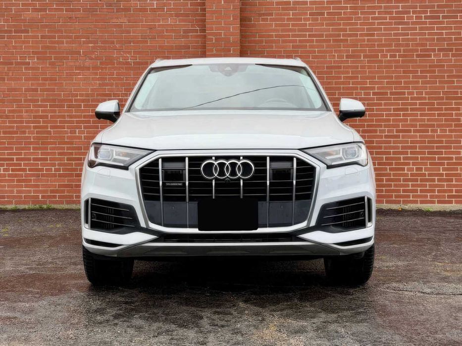 Audi Q7      2020