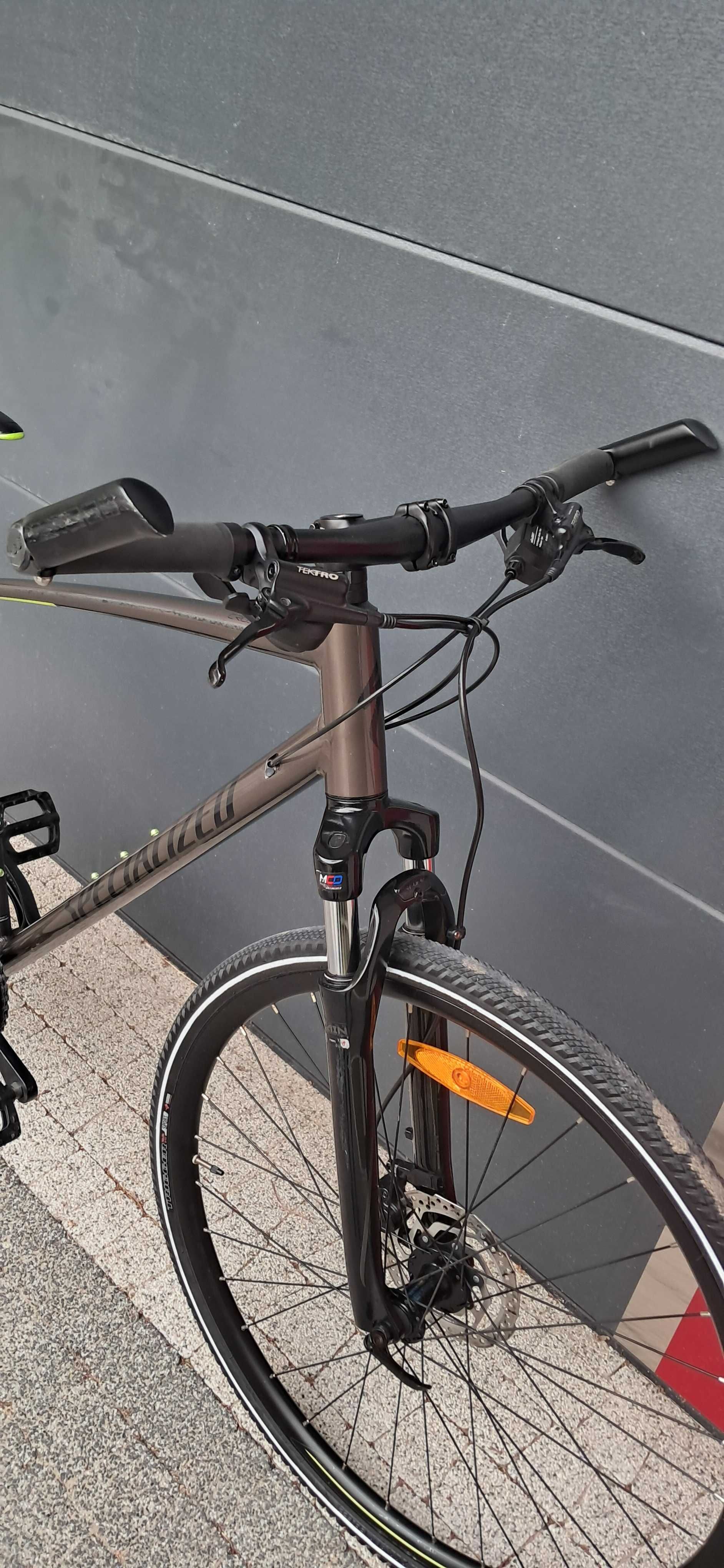 Fajny rower krossowy Specjalized CrossTrail Shimano hydraulika