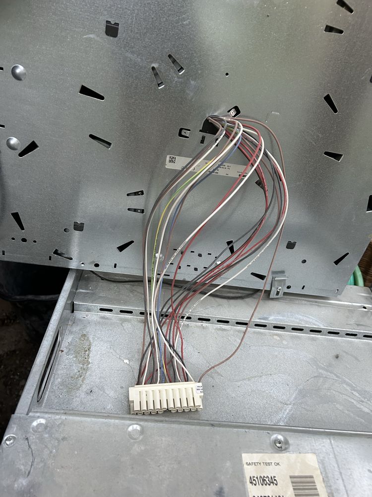 Kuchenka elektryczna z piekarnikiem do zabudowy