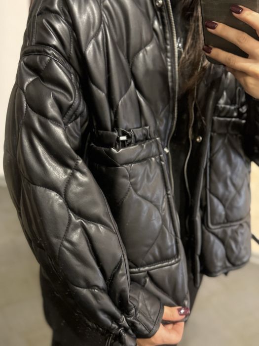 Стильна куртка  zara