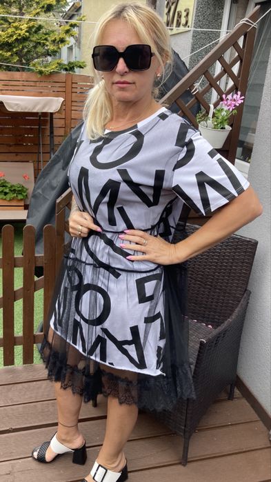 Śliczna elegancka sukienka z Włoch „z tiulem” Nowa M / L oversize