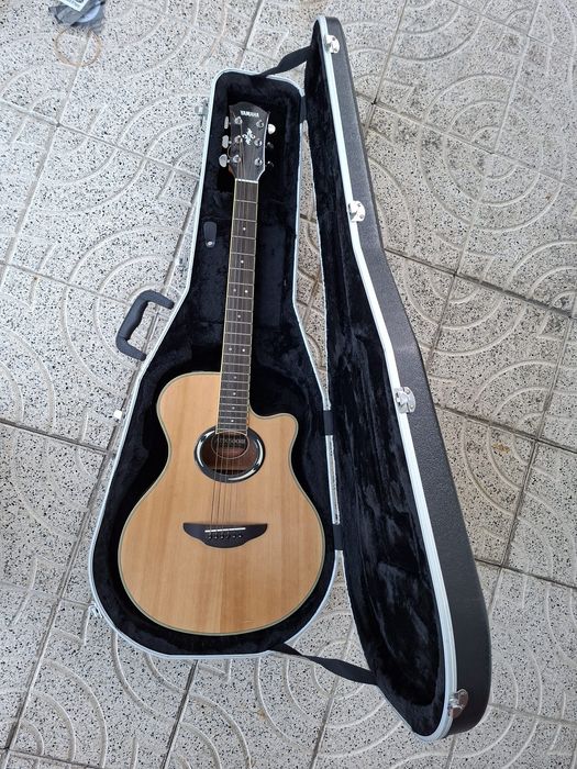 Guitarra Yamaha APX500 III