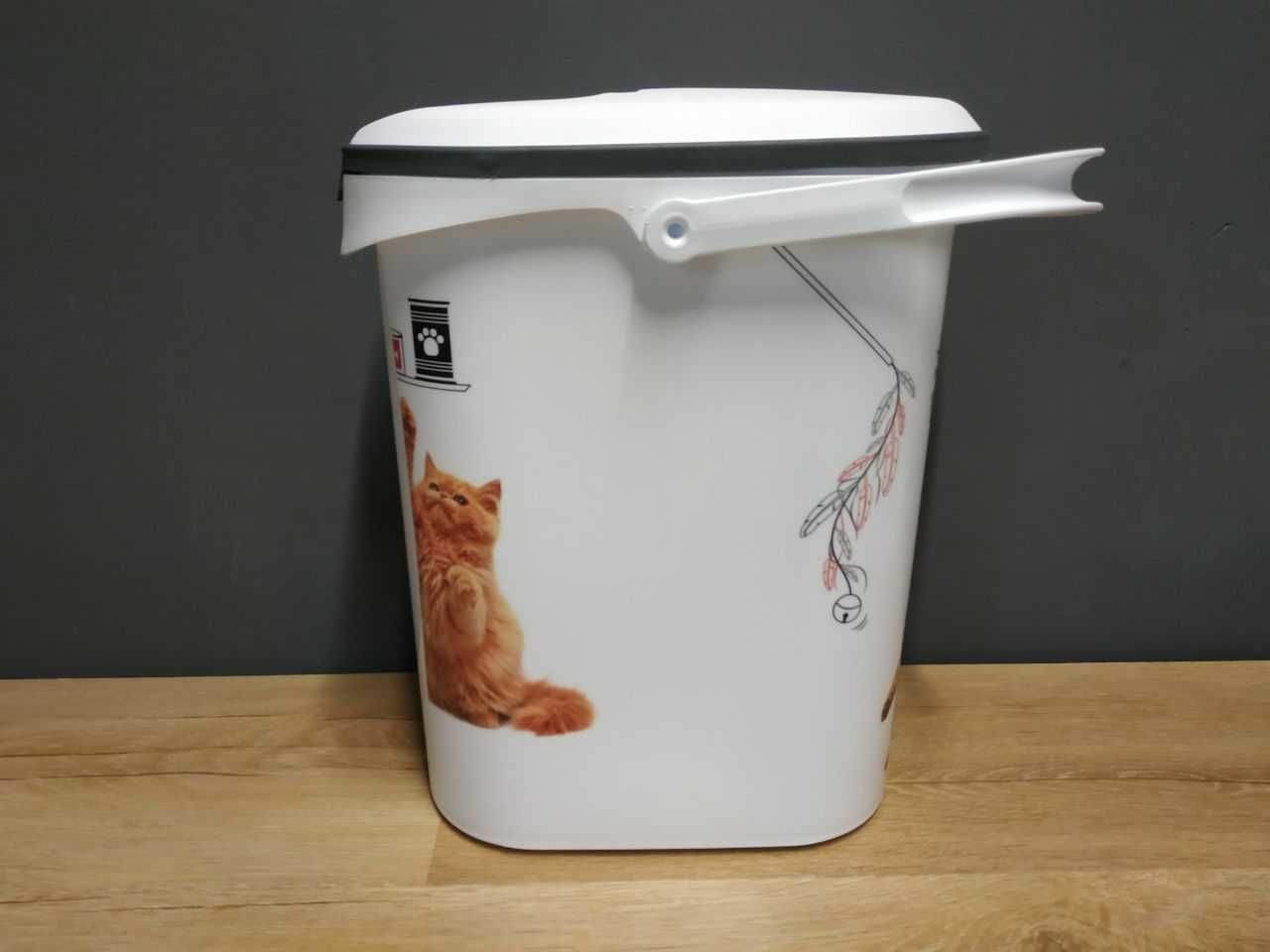 Pojemnik na karmę dla kota Curver 10L 4kg, biały z uchwytem #6427