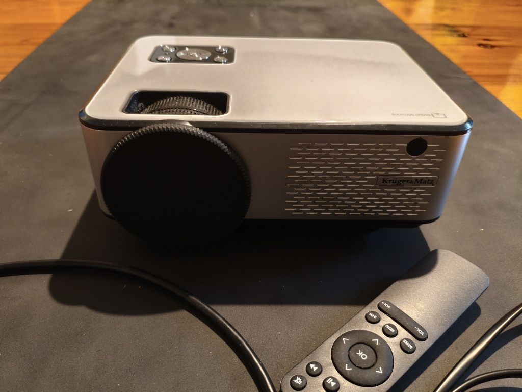 Projektor Kruger&Matz V-LED50