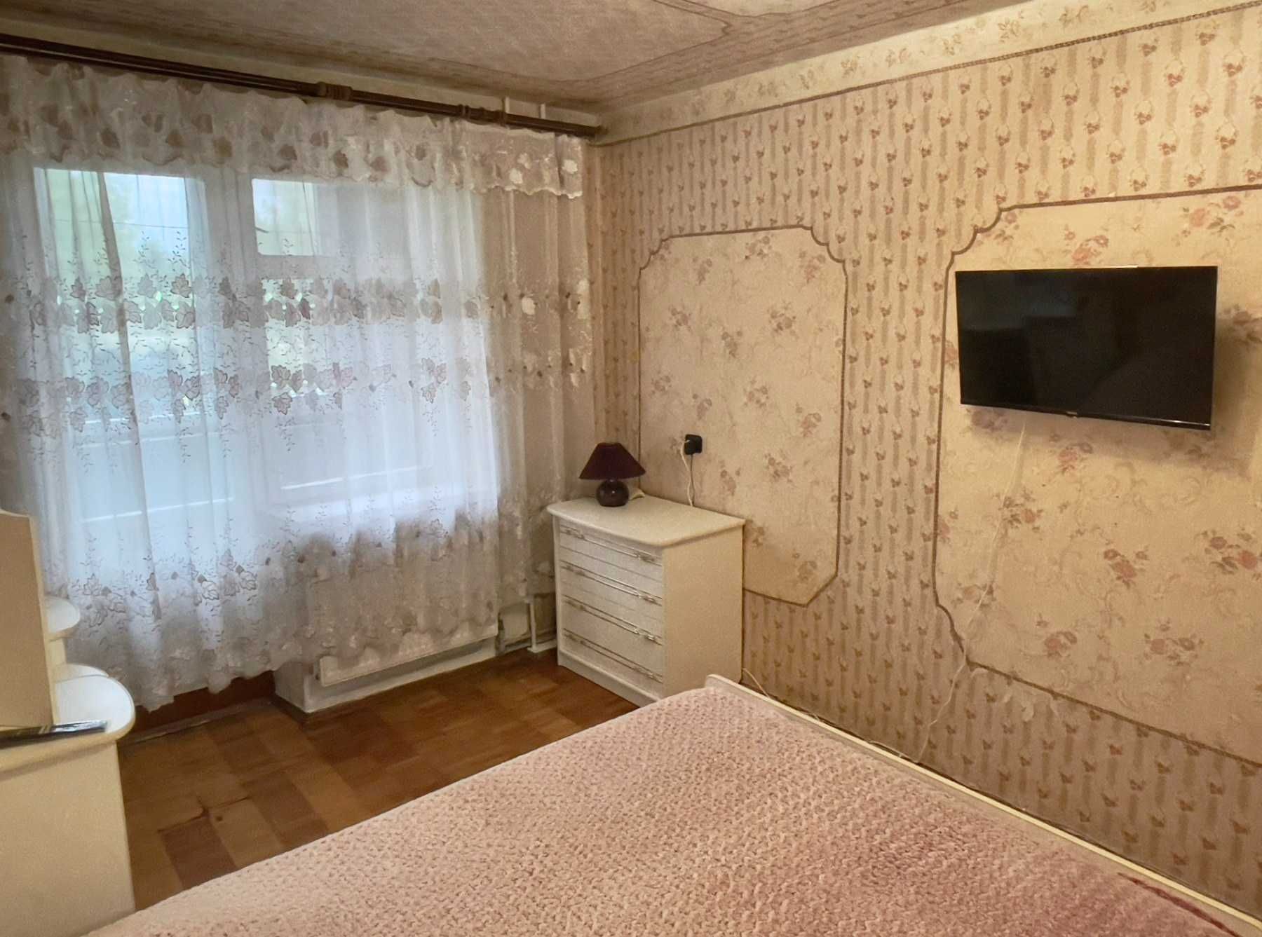 2 кімнатна  на Богунії, Військовий Інститут, вул. Героїв Десантників