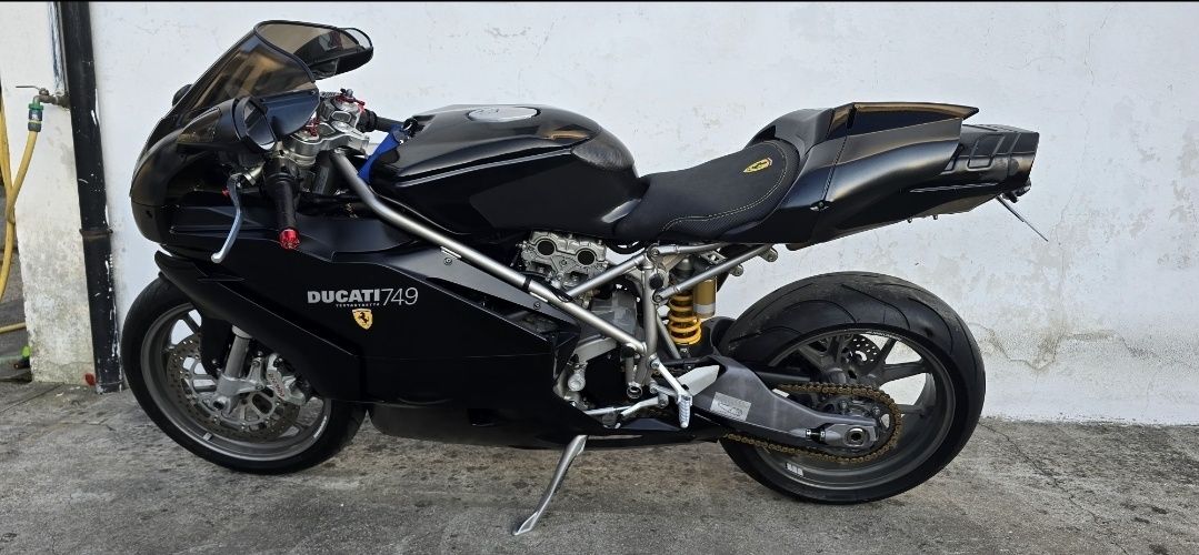 Ducati 749s dark edition